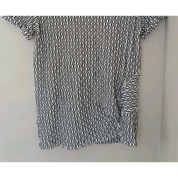 Nic+Zoe Moving Lines S/S Top Size Small Black White Ruched Work Artsy Crinkle - Picture 3 of 10